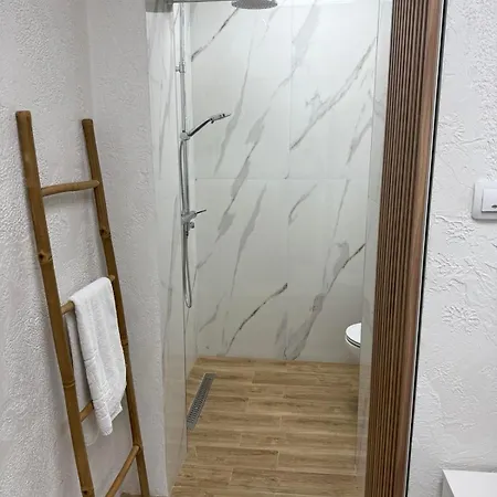 Apartment Atelier *