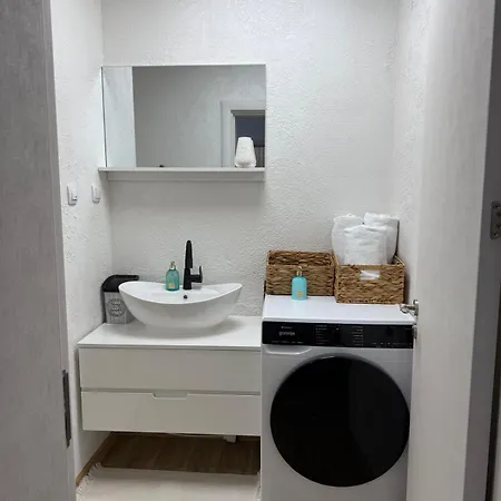 Apartment Atelier *